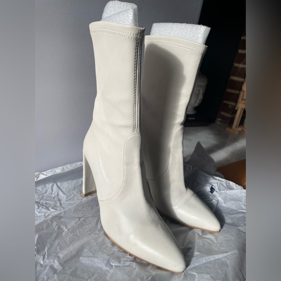 Stuart Weitzman - Picture 3 of 8